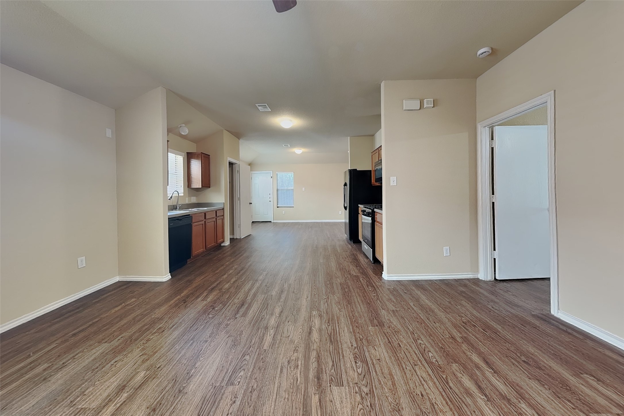2822 Wisner Circle Houston, TX 77014 - Photo 4 of 20