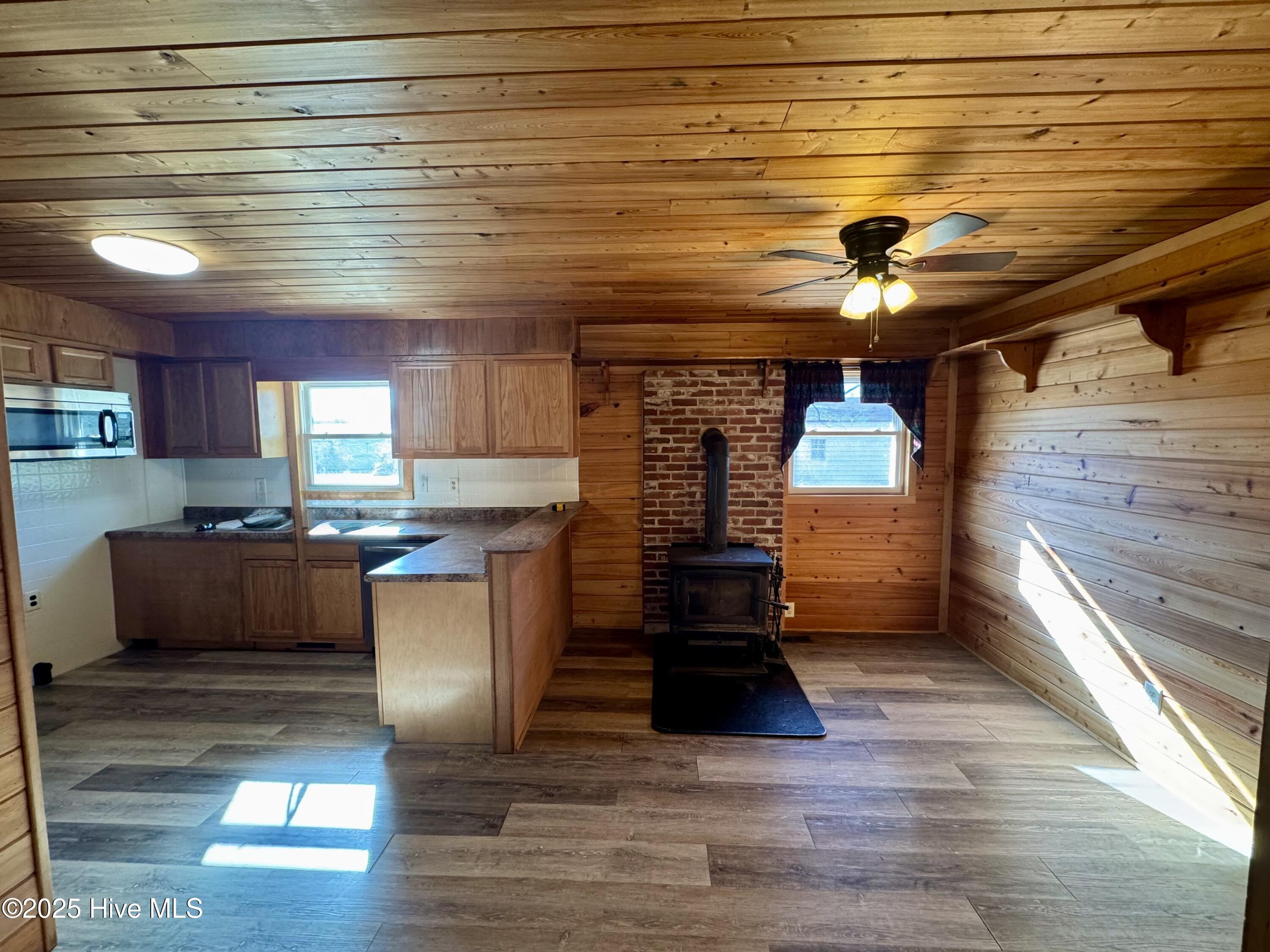3211 Crooked Run Road Willard, NC 28478 - Photo 19 of 24 Kitchen w/ dinette & wood stove