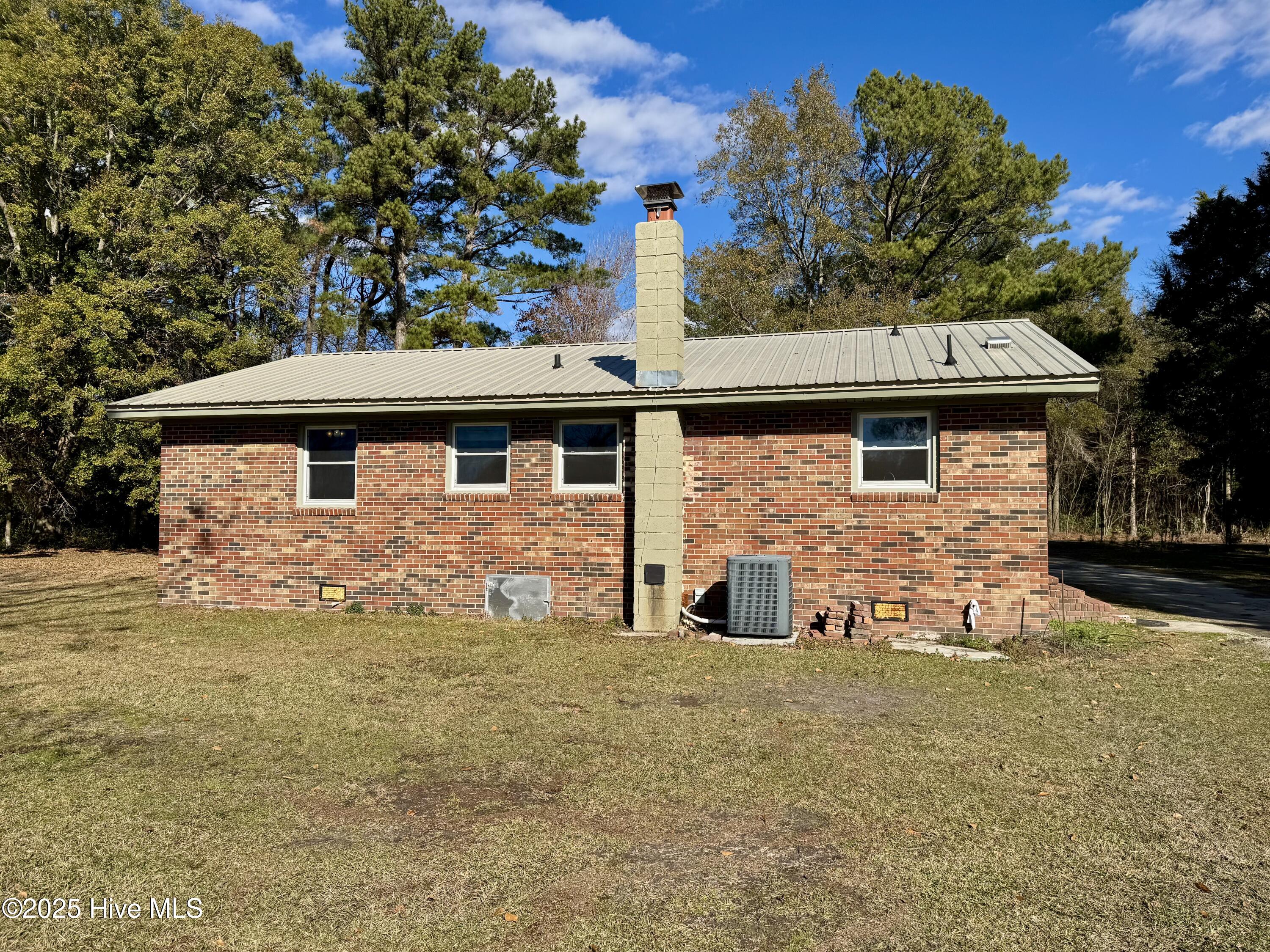 3211 Crooked Run Road Willard, NC 28478 - Photo 4 of 24 Rear View