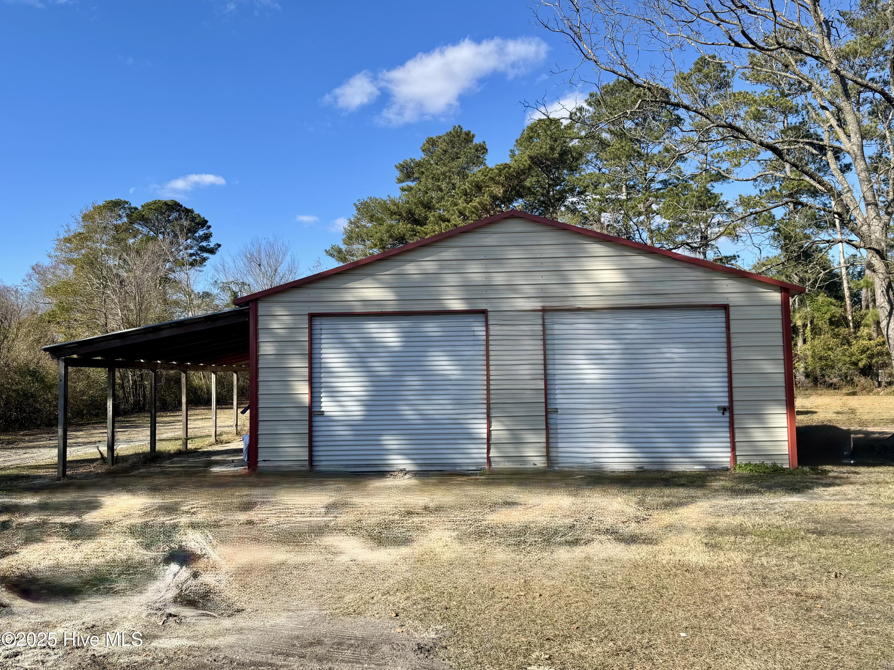 3211 Crooked Run Road Willard, NC 28478 - Photo 6 of 24 Workshop w/ lean-to