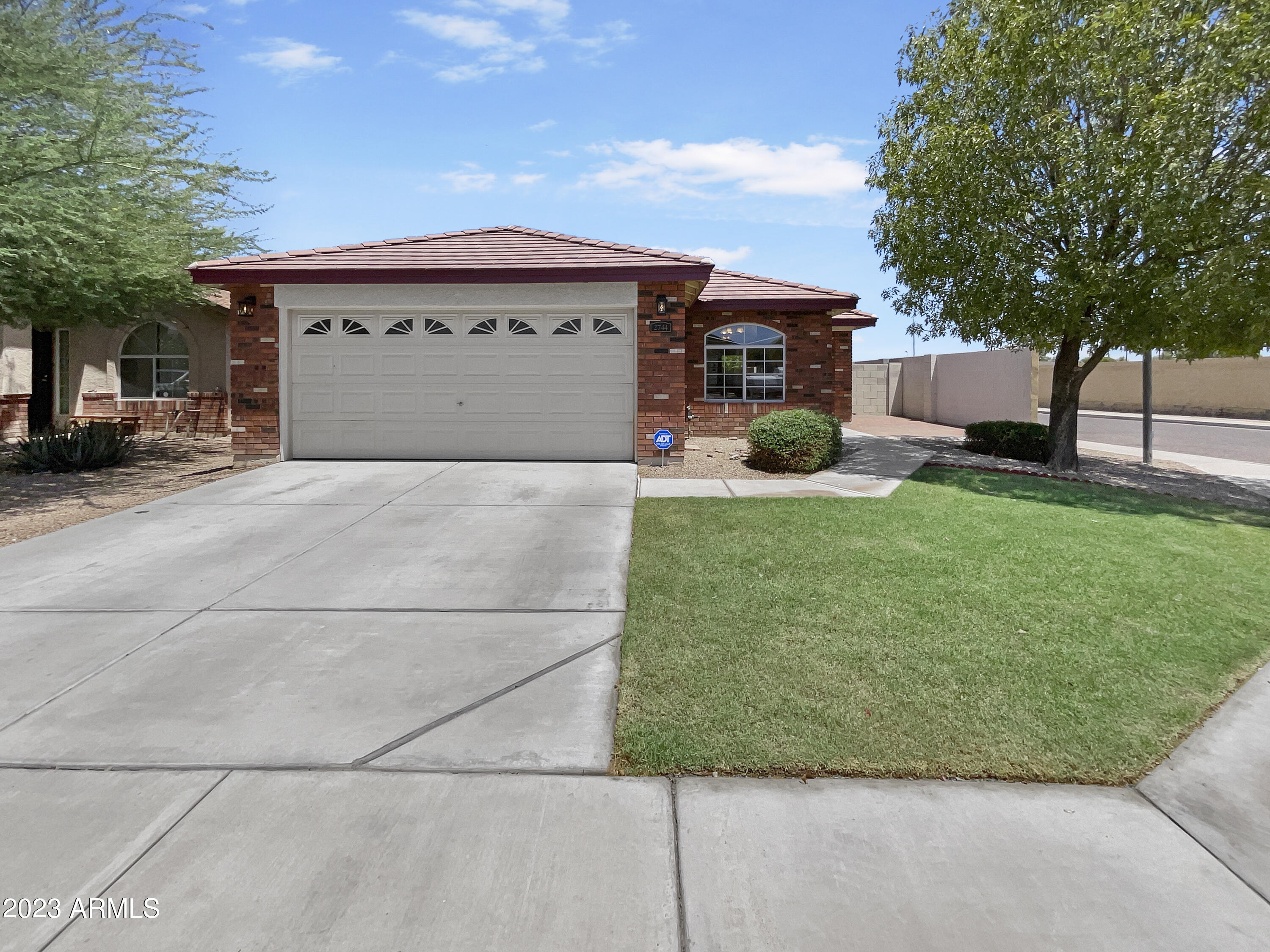 2744 West Grenadine Road Phoenix, AZ 85041 - Photo 1 of 27 listing_0
