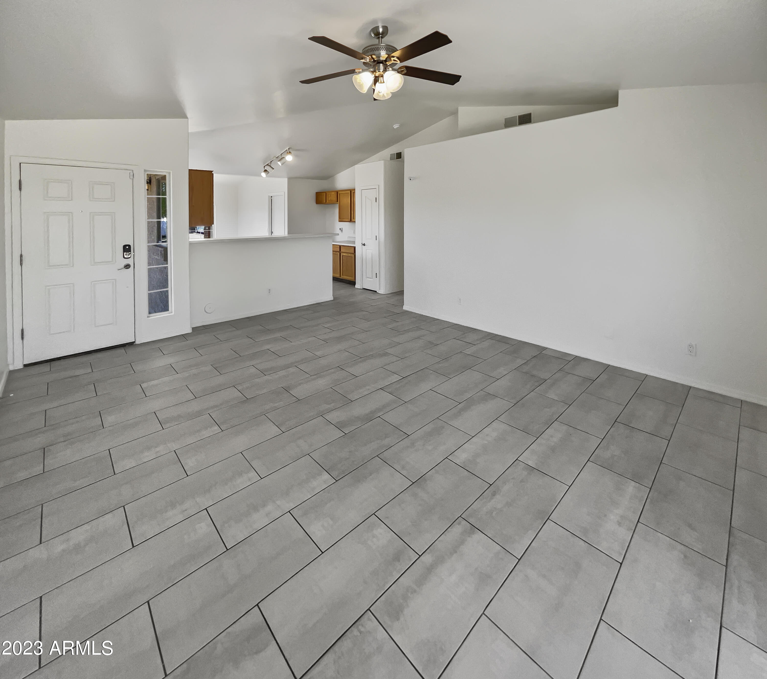 2744 West Grenadine Road Phoenix, AZ 85041 - Photo 3 of 27 listing_1