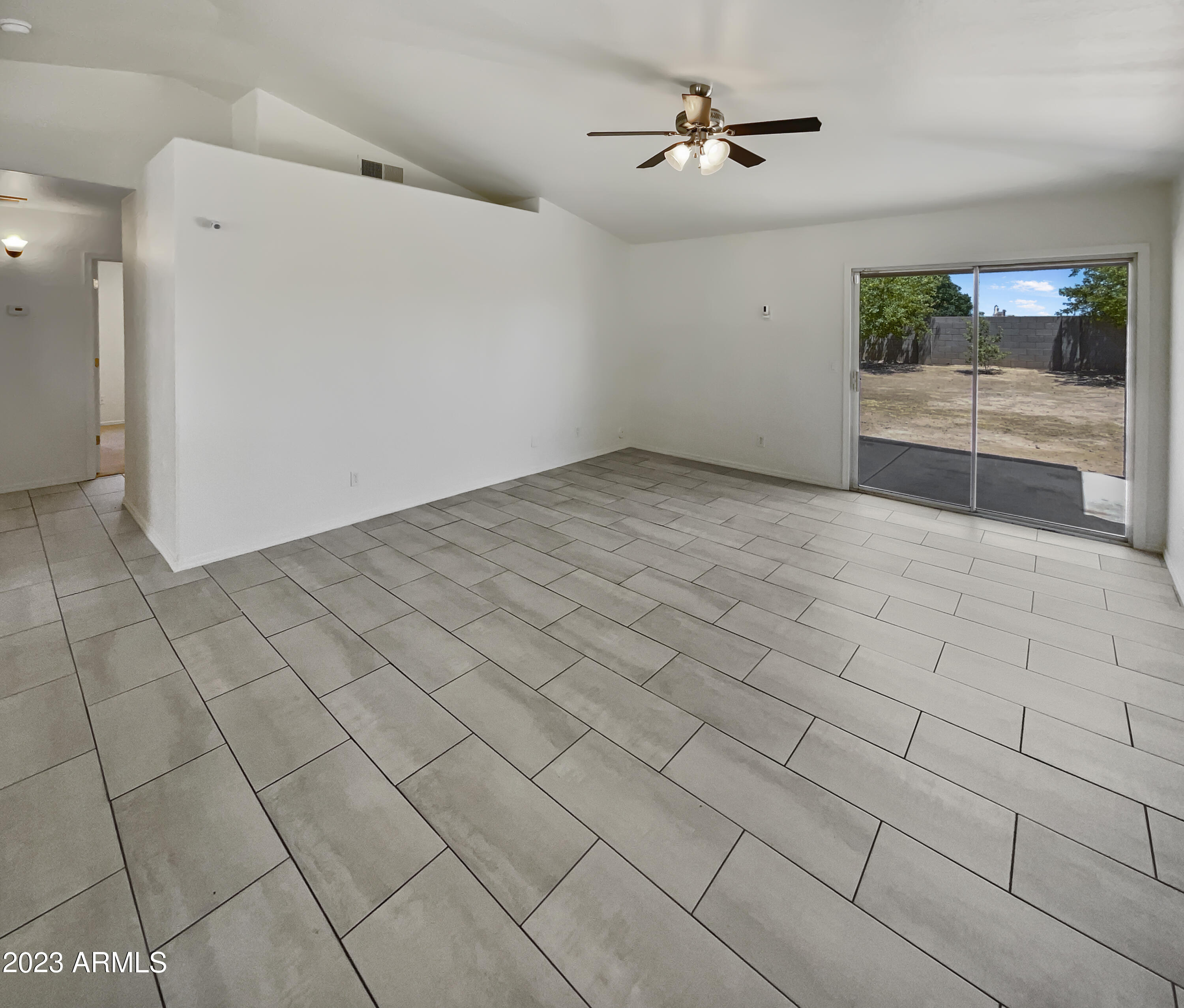 2744 West Grenadine Road Phoenix, AZ 85041 - Photo 8 of 27 listing_5
