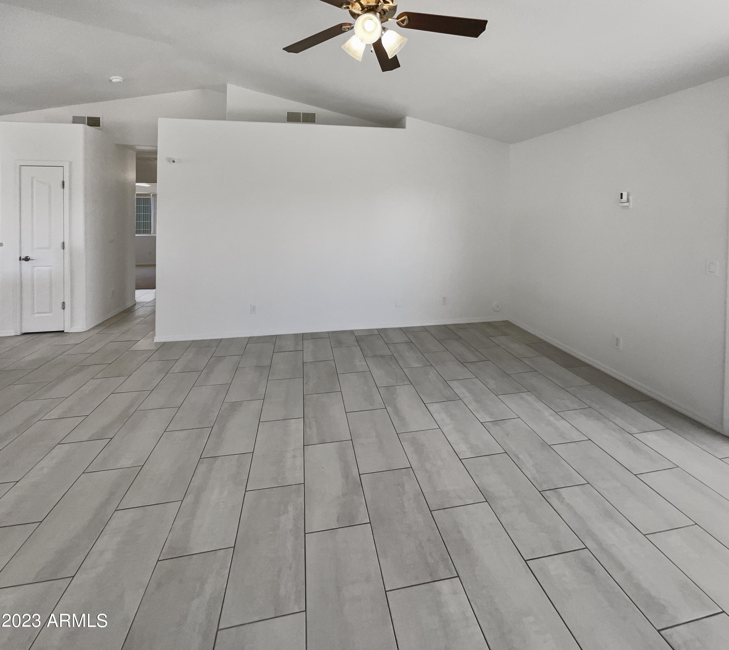 2744 West Grenadine Road Phoenix, AZ 85041 - Photo 9 of 27 listing_6