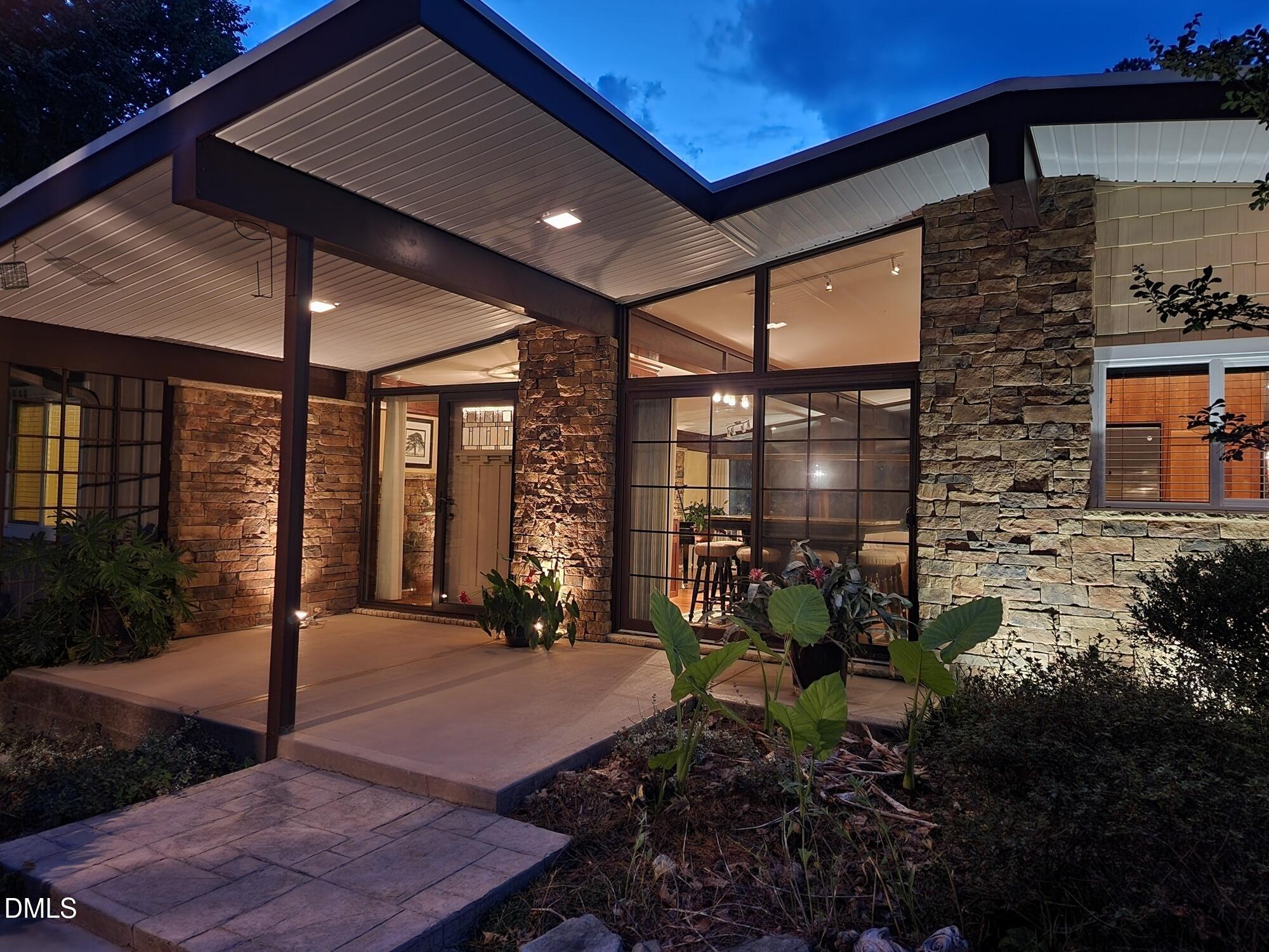 5219 Coronado Drive Raleigh, NC 27609 - Photo 14 of 100 Evening front 20220728_203609_resized