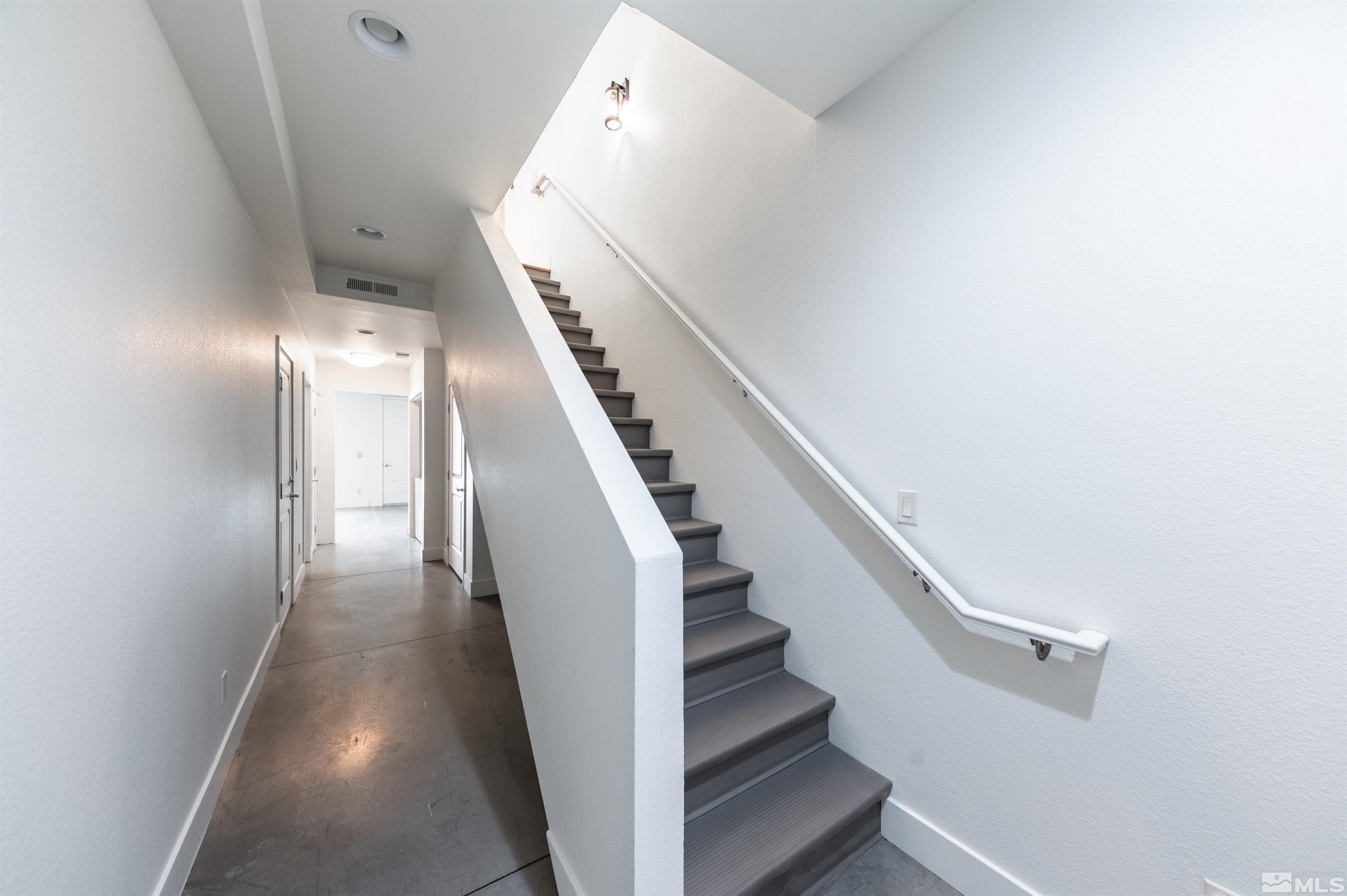 385 Pine Street Reno, NV 89501 - Photo 4 of 39 Photo 4
