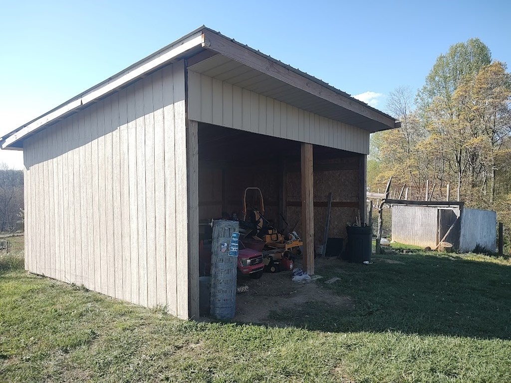 203 Saddleback Road Saltville, VA 24370 - Photo 25 of 28 Gallery Image 25