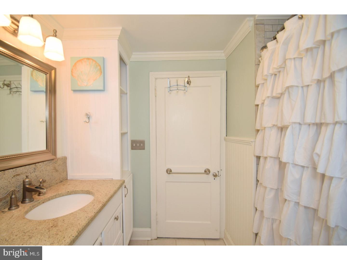 327 Montier Road Glenside, PA 19038 - Photo 20 of 24 Bathroom