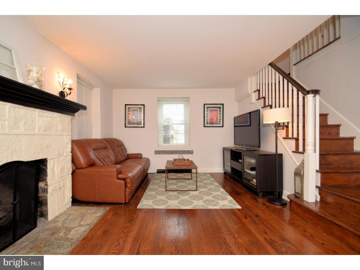 327 Montier Road Glenside, PA 19038 - Photo 6 of 24 Living Room