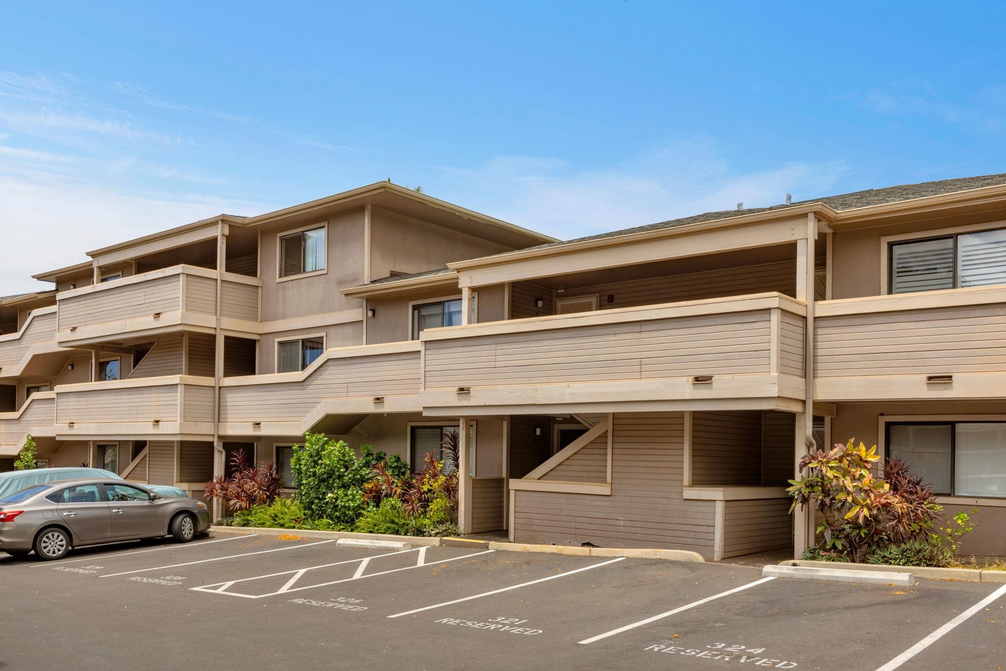 2747 South Kihei Road, Unit C205 Kihei, HI 96753 - Photo 32 of 49 a view of a building with a street