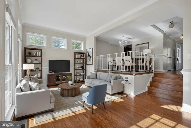 $2,900 | 2477 Windbreak Drive, Alexandria, VA 22306