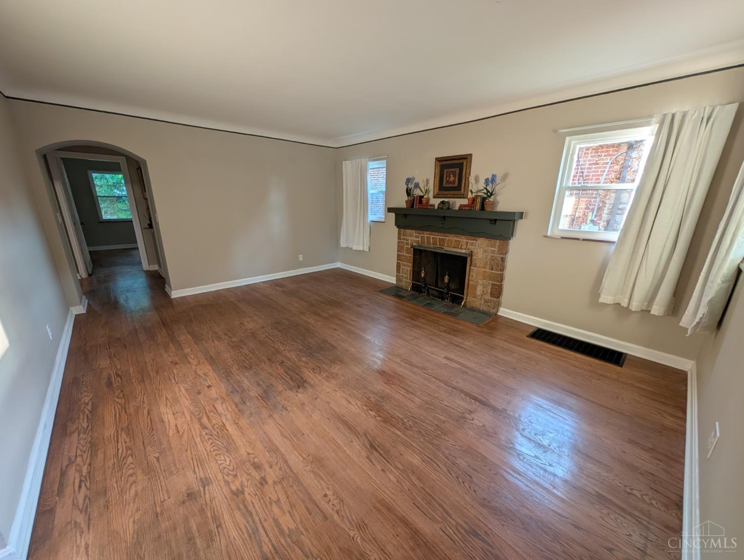 1127 West North Bend Road Cincinnati, OH 45224 - Photo 3 of 23
