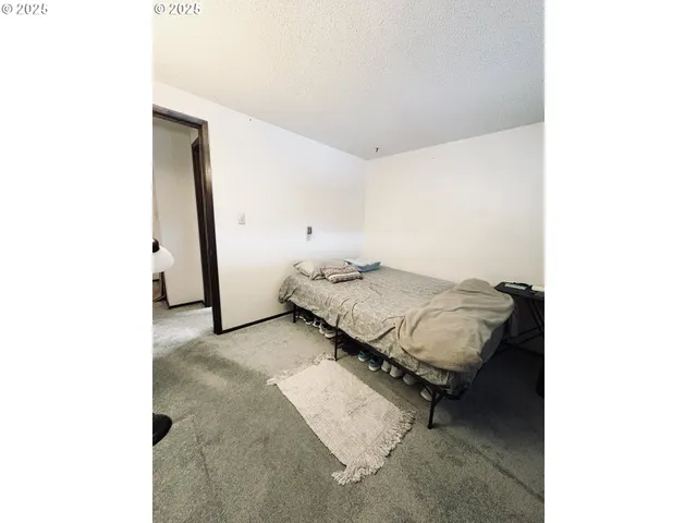 $384,995 | 840 South 1st Street, Cottage Grove, OR 97424