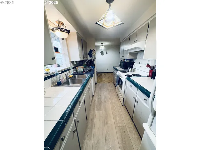 $384,995 | 840 South 1st Street, Cottage Grove, OR 97424