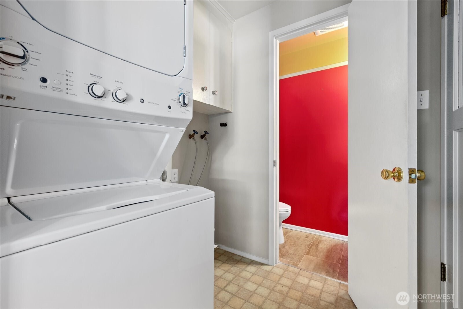 9125 Meadow Way Everett, WA 98208 - Photo 25 of 27 a utility room with dryer and washer