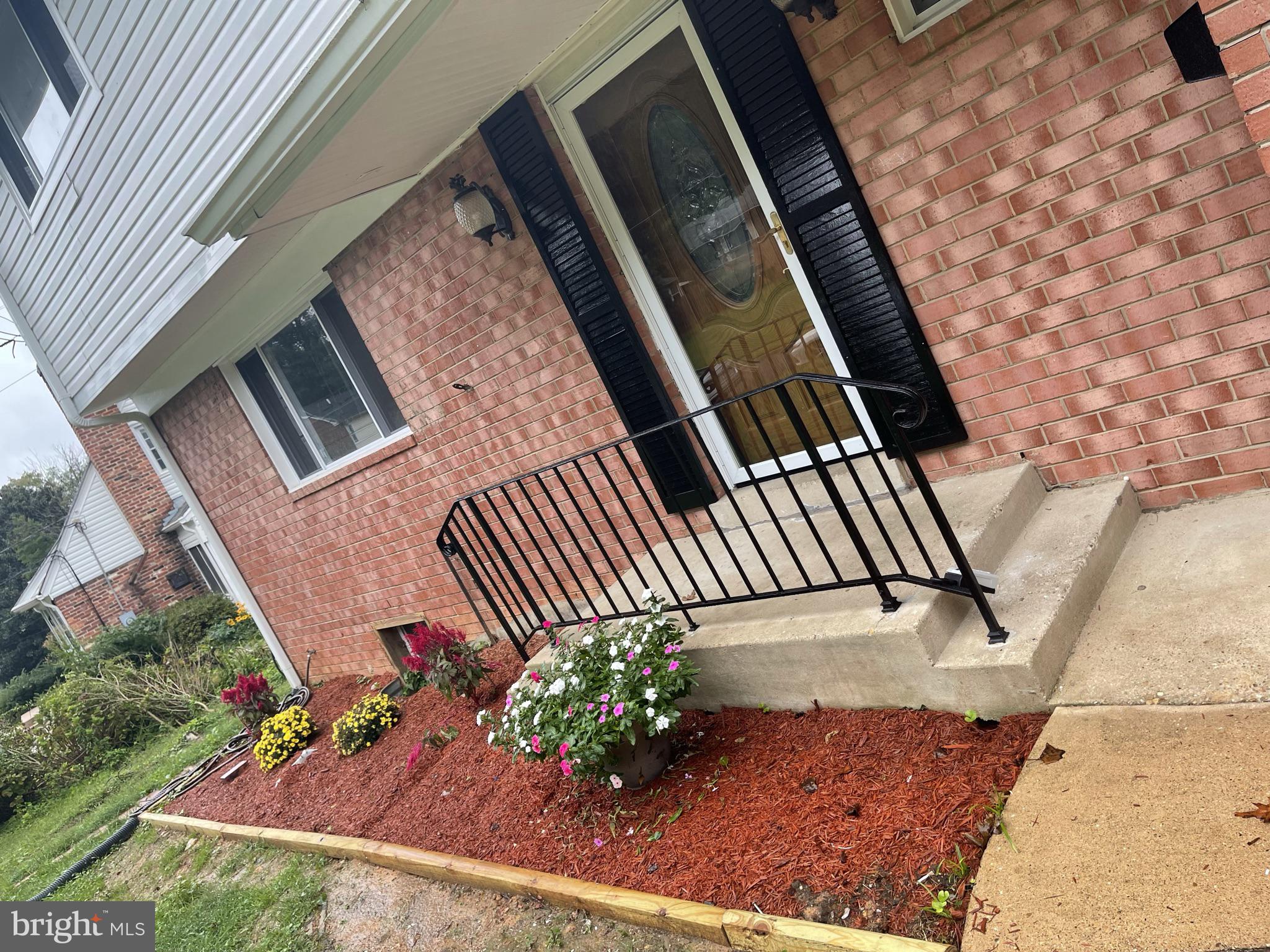 8807 Victoria Road Springfield, VA 22151 - Photo 3 of 90