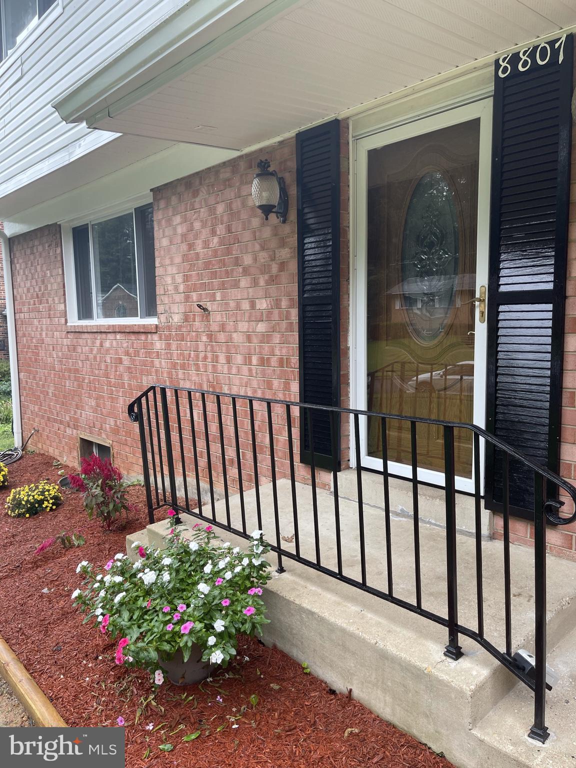 8807 Victoria Road Springfield, VA 22151 - Photo 5 of 90