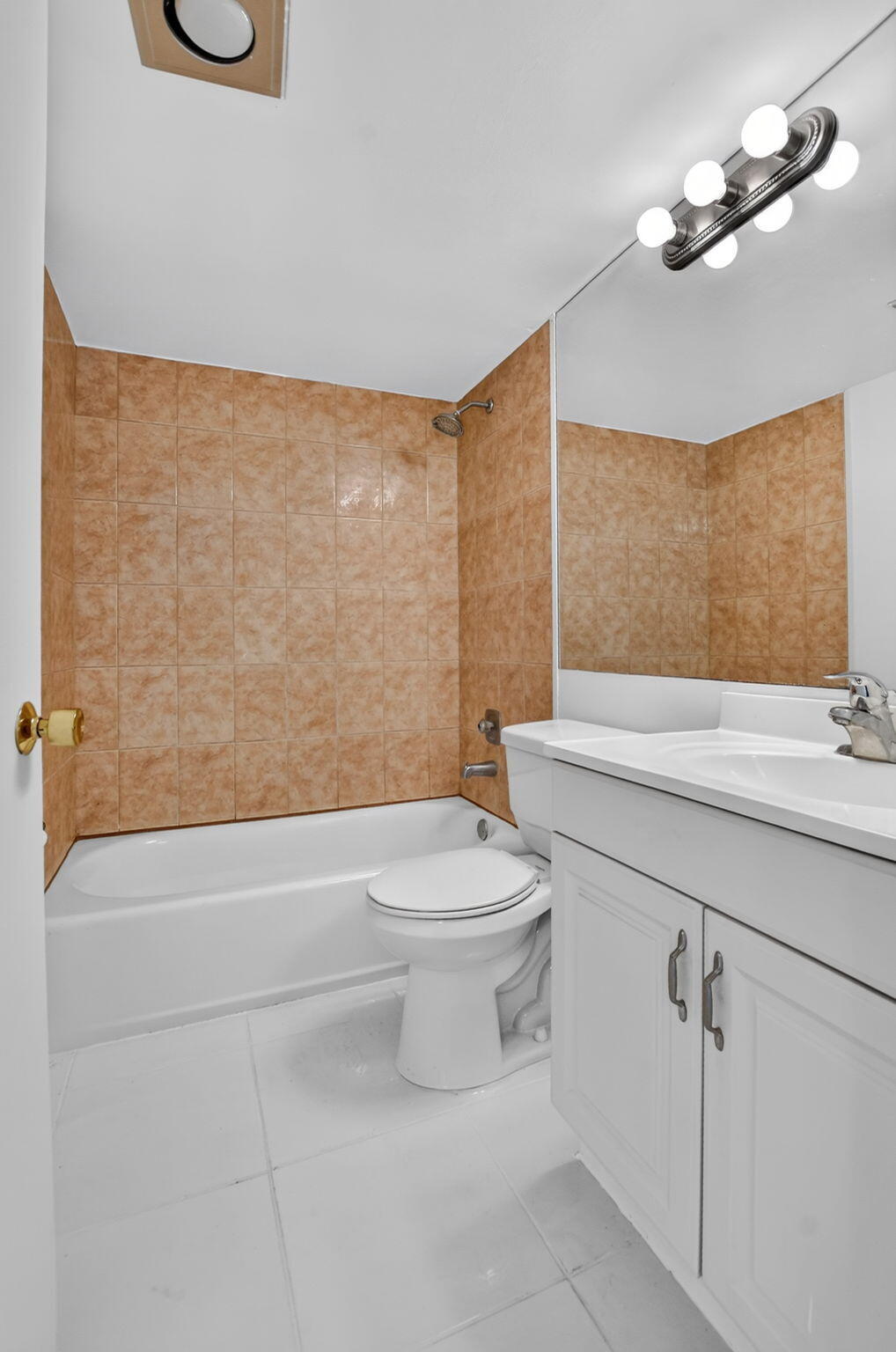 3010 Guildford East Boca Raton, FL 33434 - Photo 16 of 45 Master Bathroom