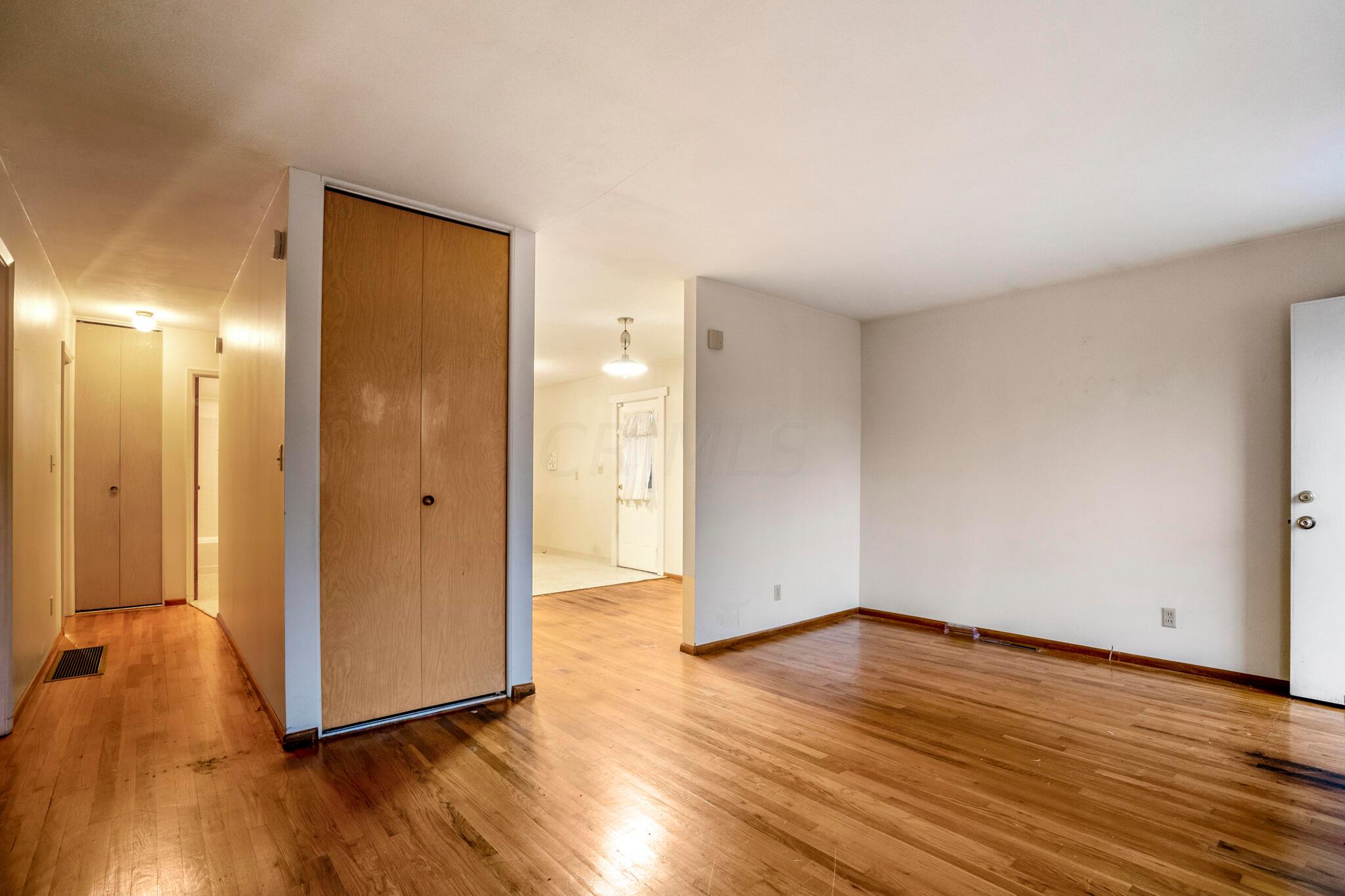 1835 Stetson Road Columbus, OH 43232 - Photo 7 of 29 DSC03418-HDR