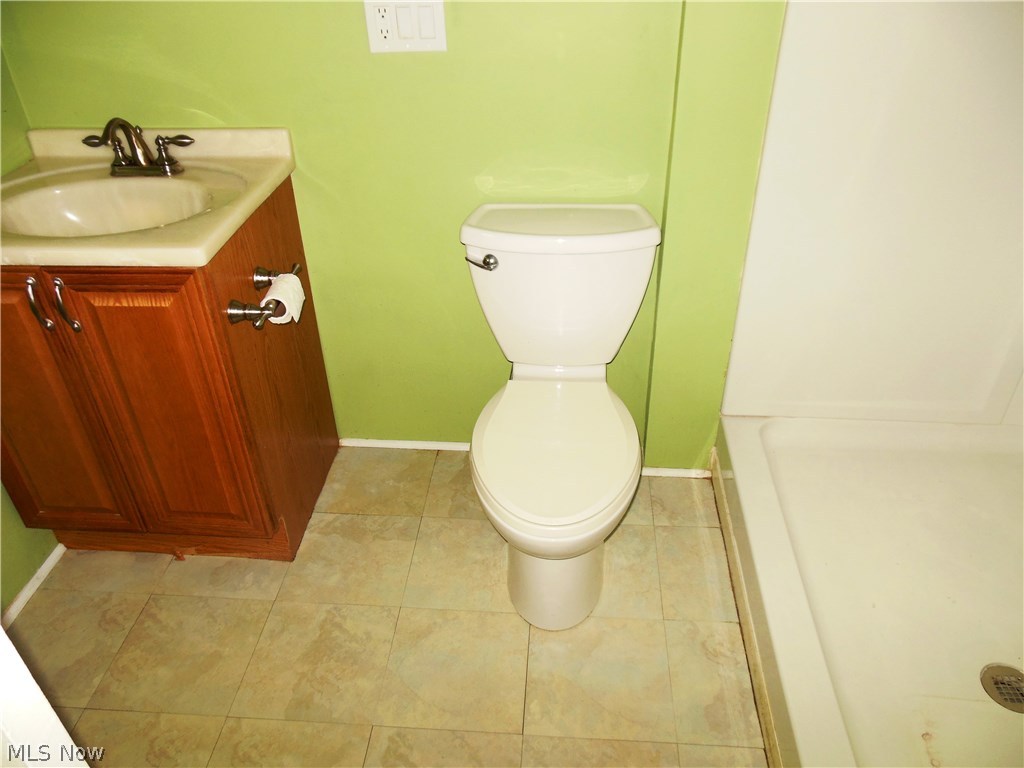 6511 Chapel Road Madison, OH 44057 - Photo 14 of 22 Master Bath
