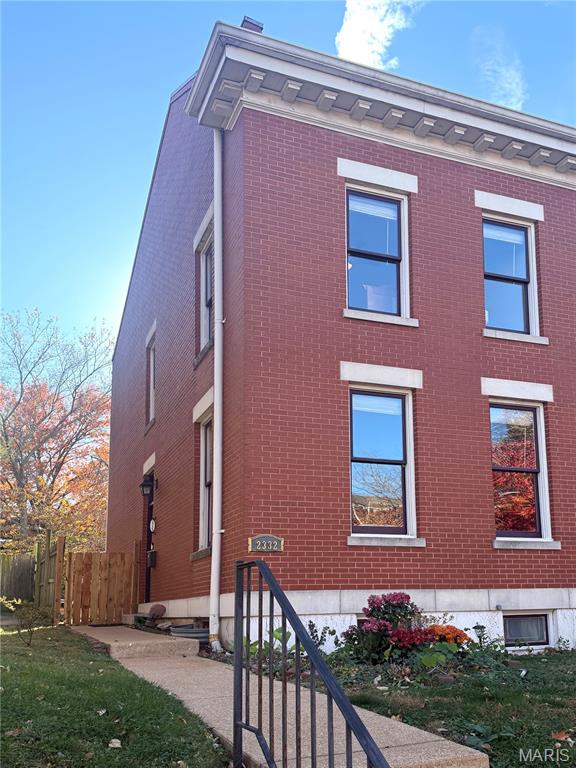 2332 Hickory Street St. Louis, MO 63104 - Photo 1 of 17