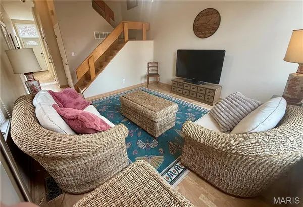 $274,900 | 2332 Hickory Street, St. Louis, MO 63104