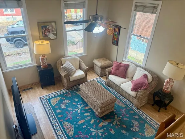 $274,900 | 2332 Hickory Street, St. Louis, MO 63104