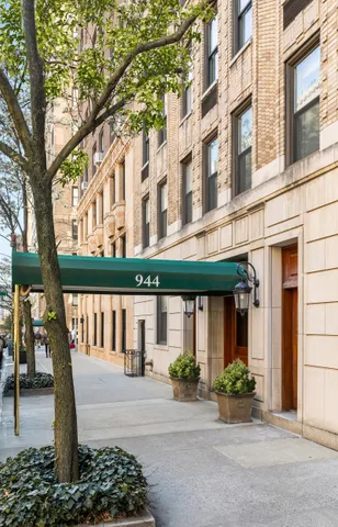 $10,900,000 | 944 Park Avenue, Unit 12 | Upper East Side