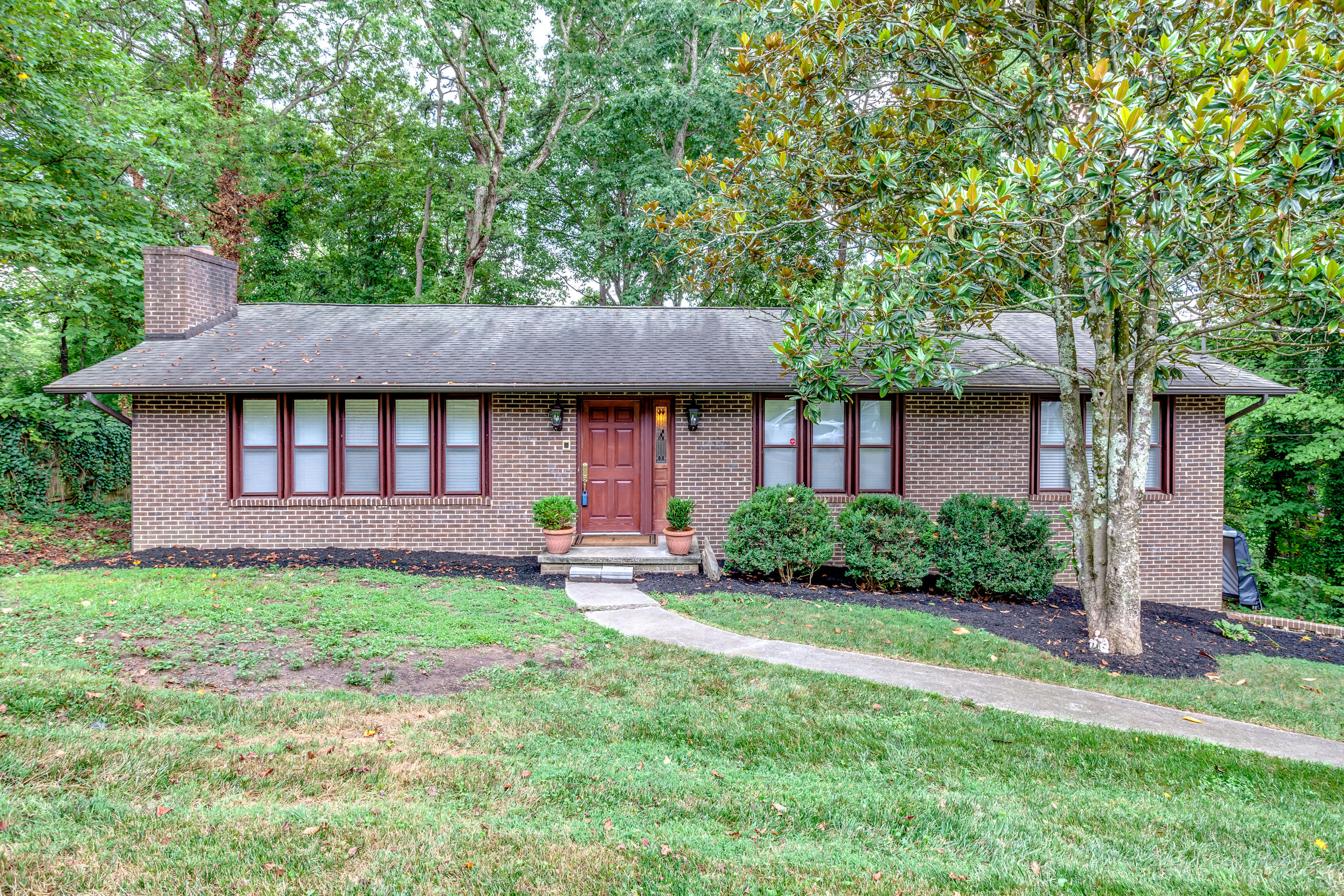 8952 Shallowford Road Knoxville, TN 37923 - Photo 1 of 37 Front View