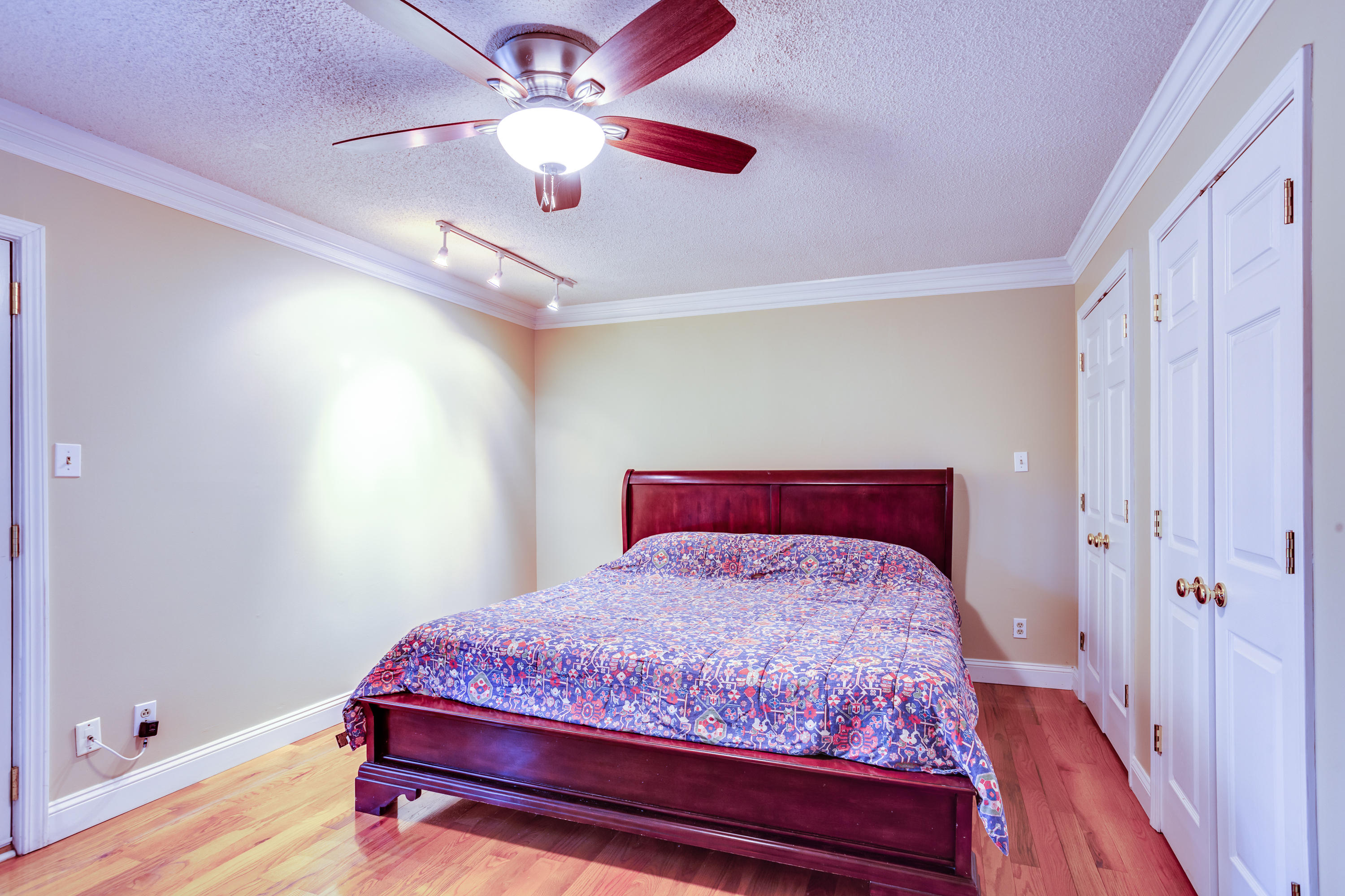8952 Shallowford Road Knoxville, TN 37923 - Photo 22 of 37 014200728-3-8952ShallowfordRdKnoxvilleTN