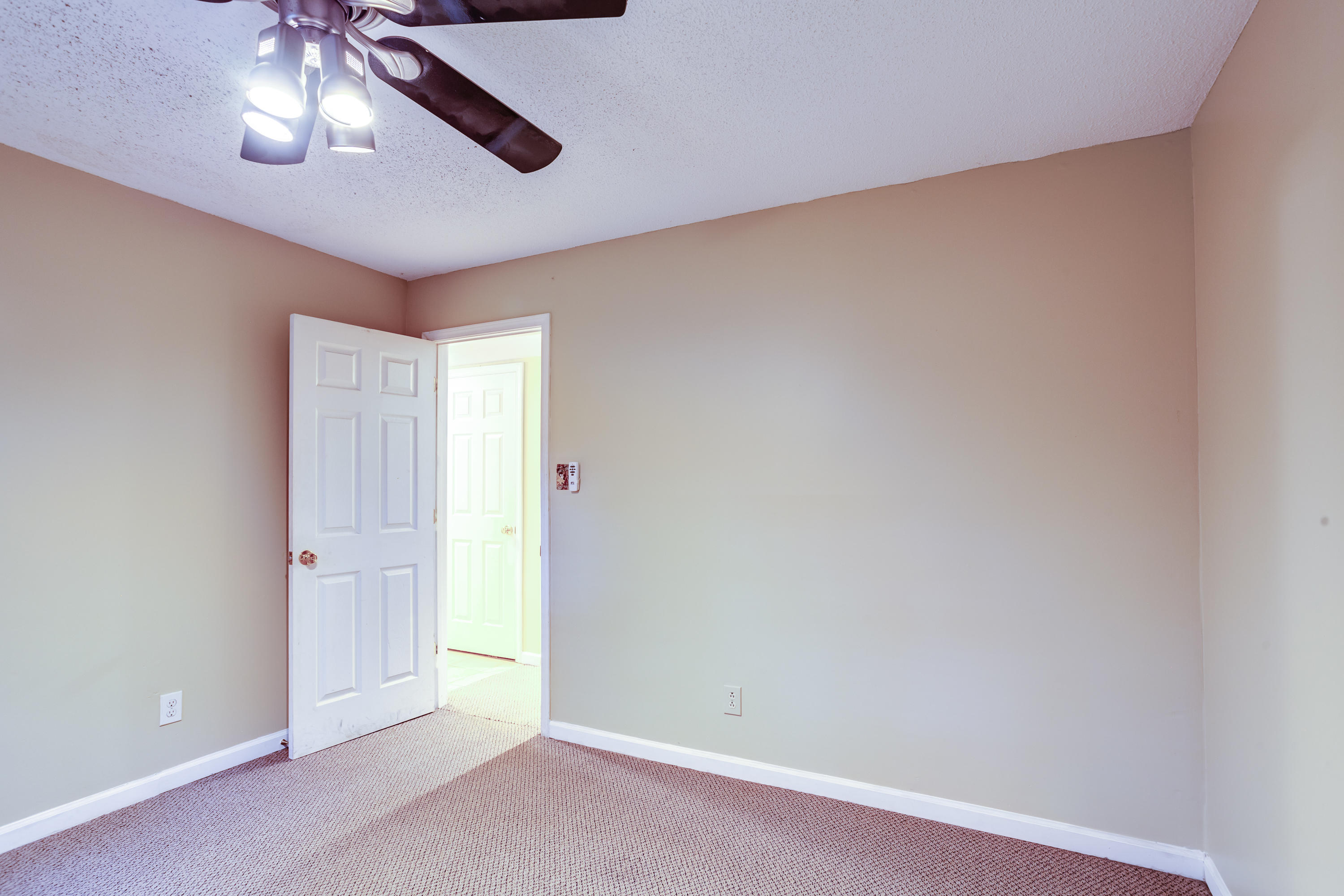 8952 Shallowford Road Knoxville, TN 37923 - Photo 28 of 37 026200728-3-8952ShallowfordRdKnoxvilleTN