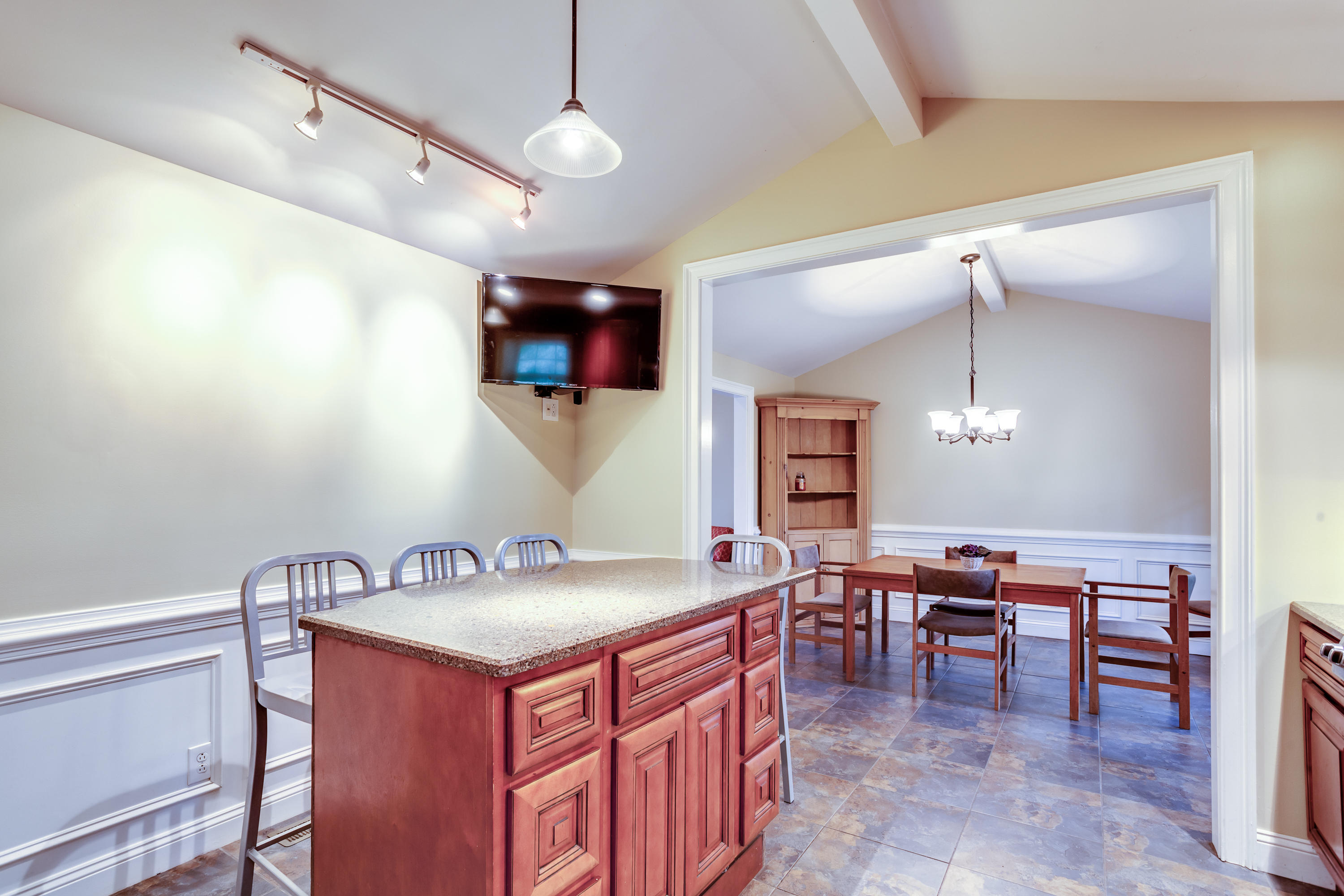 8952 Shallowford Road Knoxville, TN 37923 - Photo 9 of 37 009200728-3-8952ShallowfordRdKnoxvilleTN