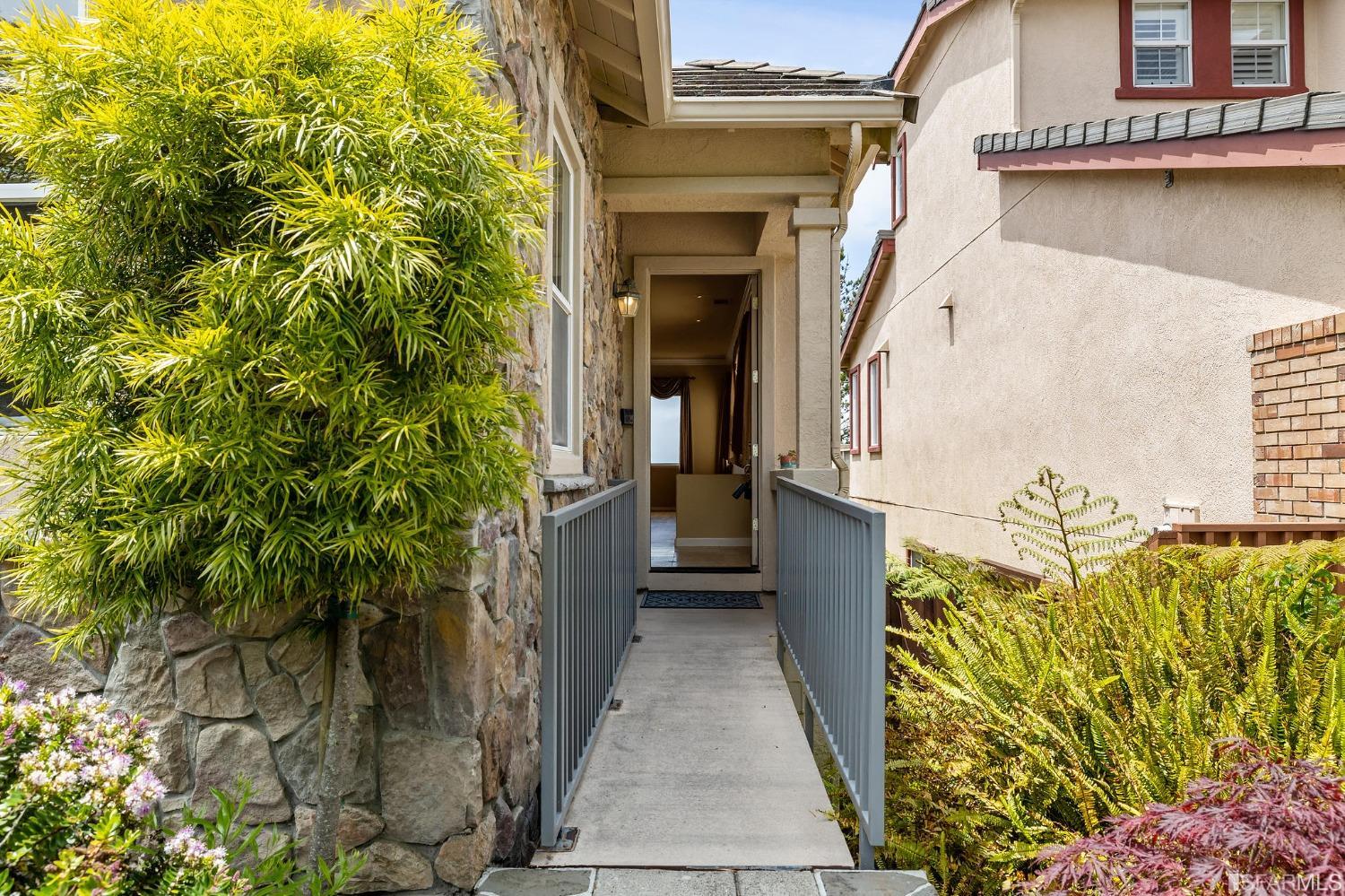 211 Sunset Court Pacifica, CA 94044 - Photo 4 of 84