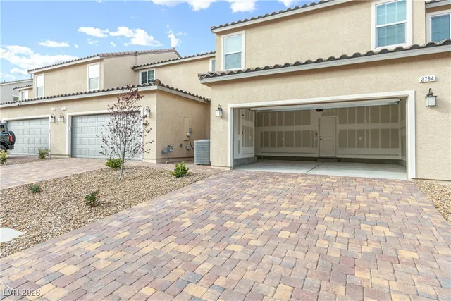 $2,100 | 2764 V. Napoli, Henderson, NV 89044