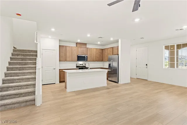 $2,100 | 2764 V. Napoli, Henderson, NV 89044