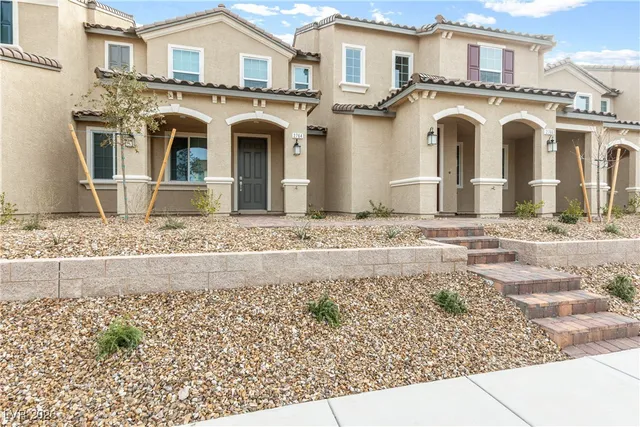 $2,100 | 2764 V. Napoli, Henderson, NV 89044