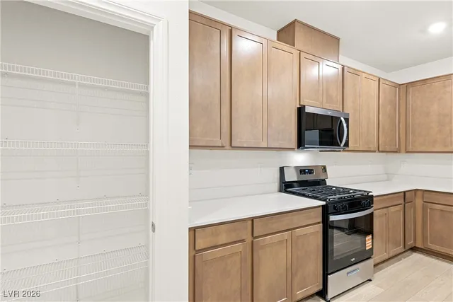 $2,100 | 2764 V. Napoli, Henderson, NV 89044