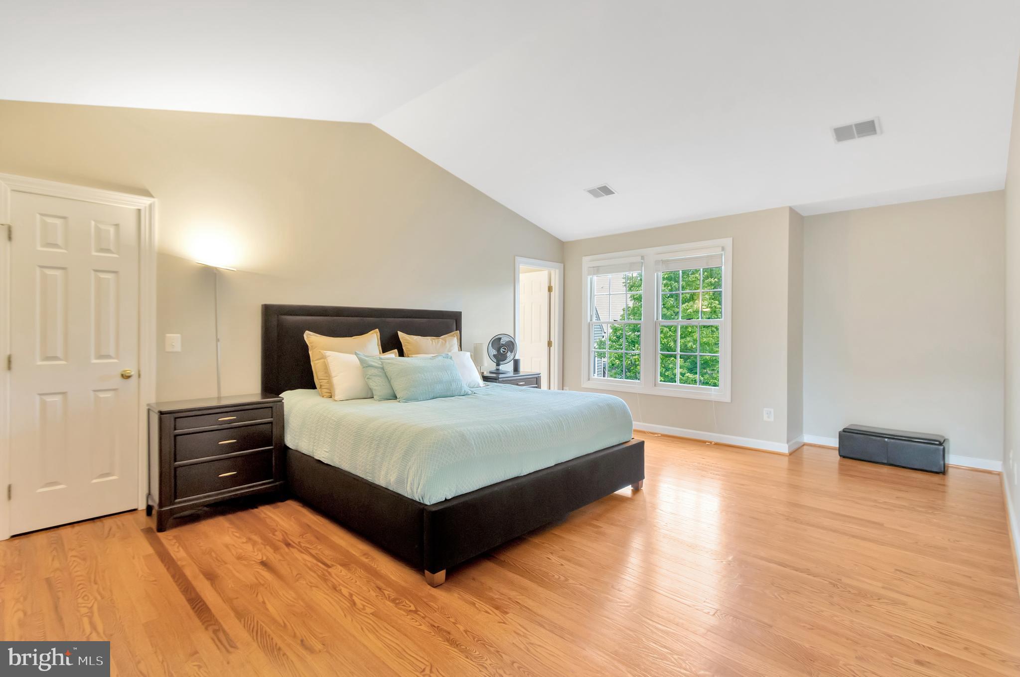 43364 Deepspring Court Ashburn, VA 20147 - Photo 26 of 59 Upper Level - Master Bedroom