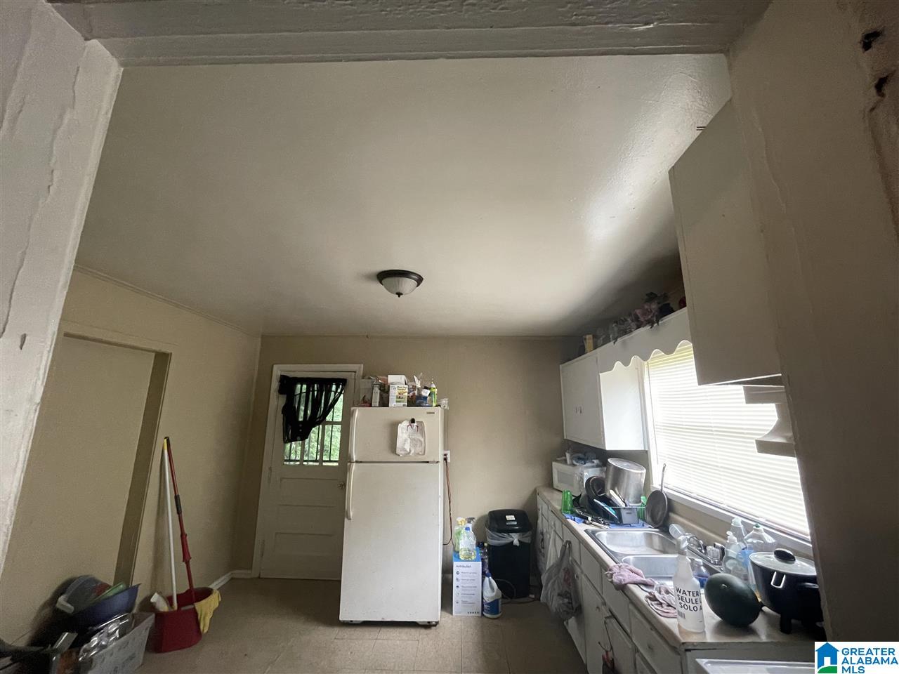 1252 18th Place Southwest Birmingham, AL 35211 - Photo 2 of 31