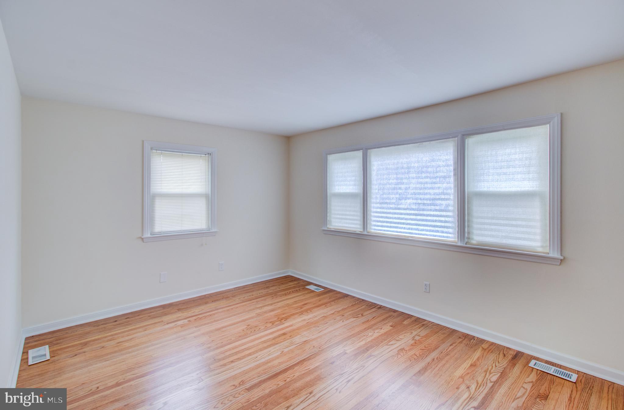 320 Wynnewood Road Ewing, NJ 08628 - Photo 8 of 31