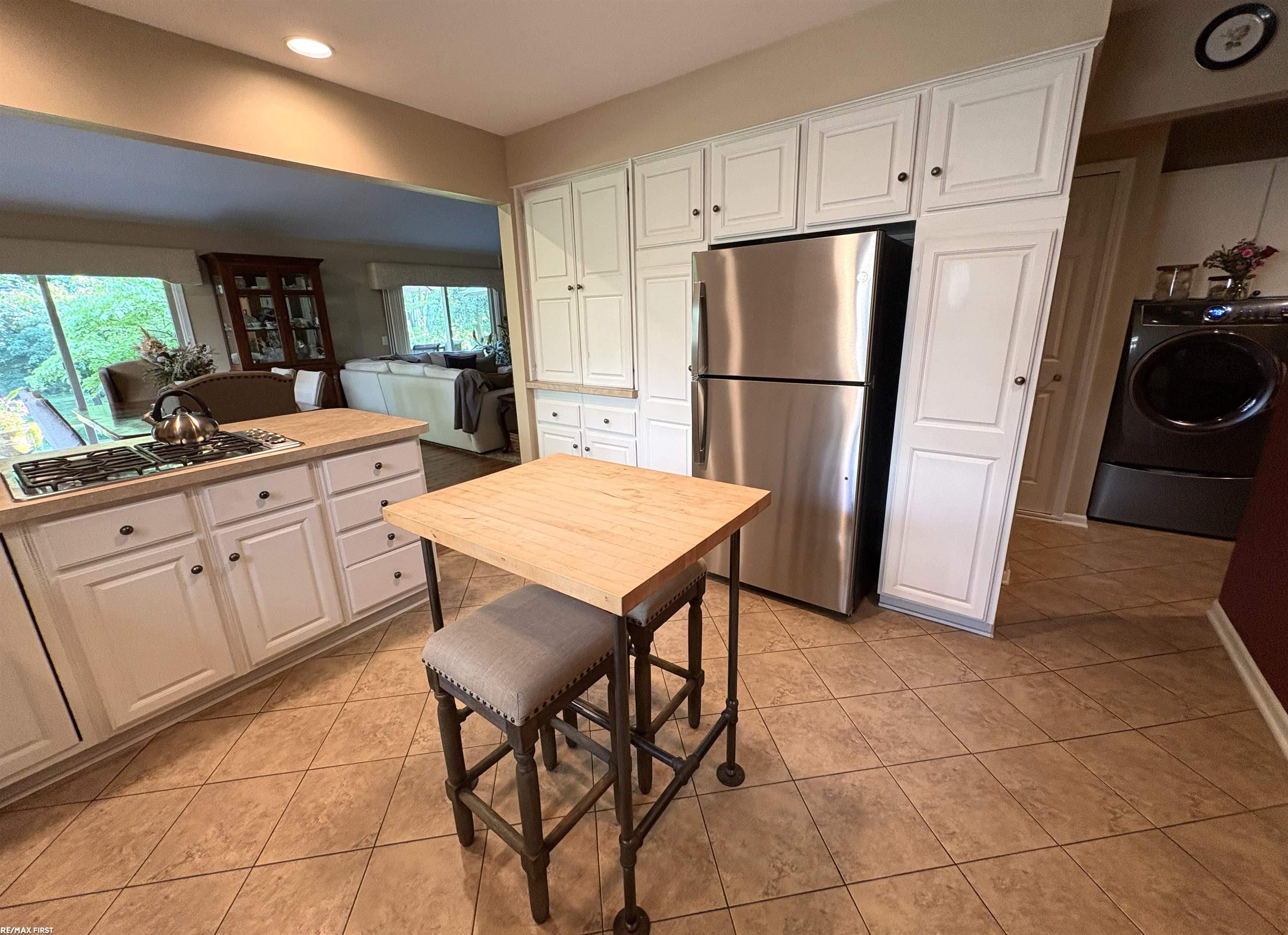 1734 Snowden Circle Rochester Hills, MI 48306 - Photo 9 of 38 Gallery Image 9