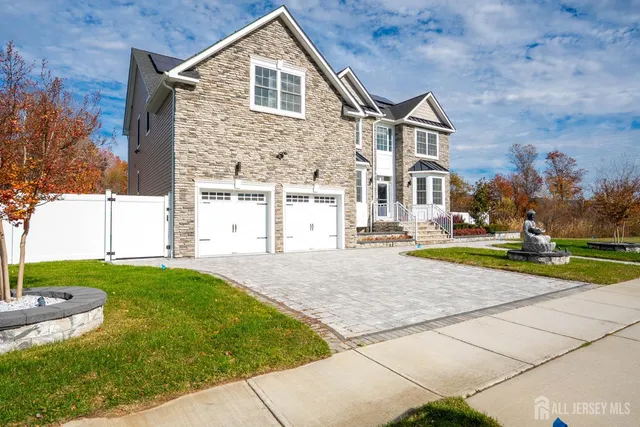 $1,475,000 | 2 Hitching Post Place, Monroe Township, NJ 08831