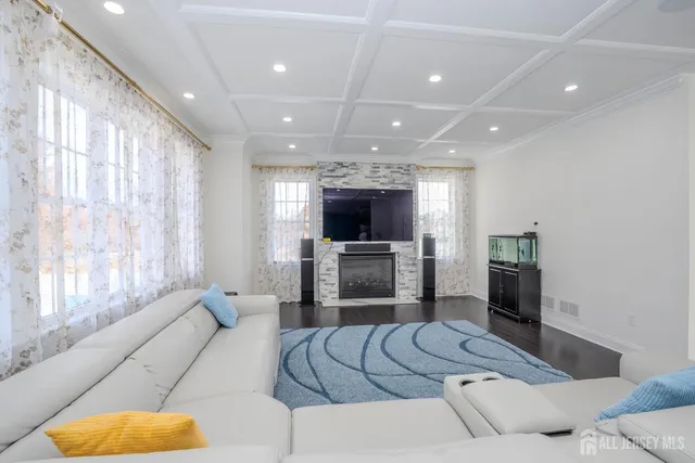 $1,475,000 | 2 Hitching Post Place, Monroe Township, NJ 08831