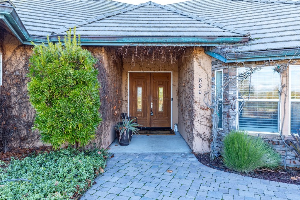 880 Tracy Way Templeton, CA 93465 - Photo 2 of 42 Covered Entry