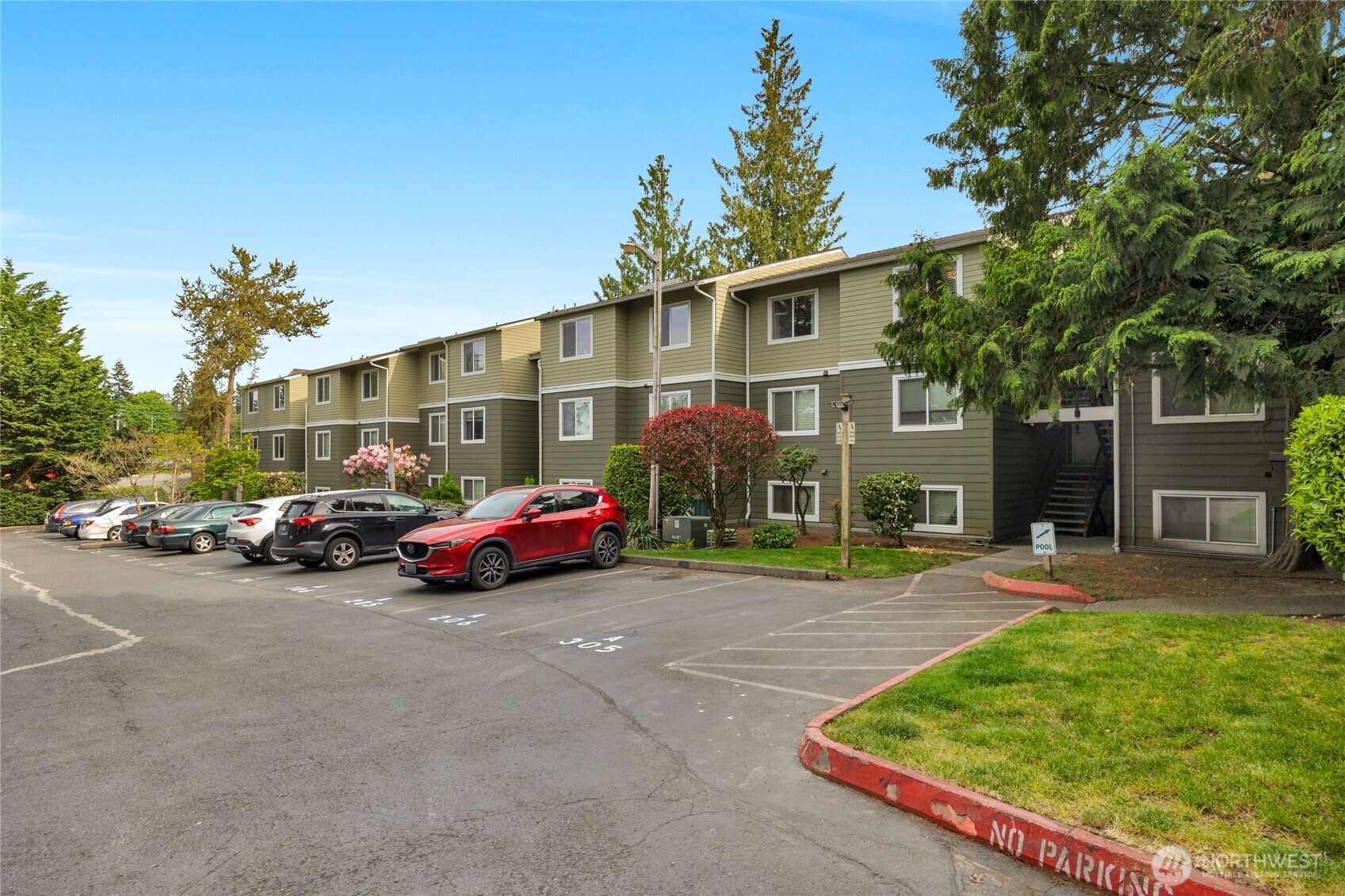 820 Cady Road, Unit A305 Everett, WA 98203 - Photo 21 of 33 a view of a car in front of house