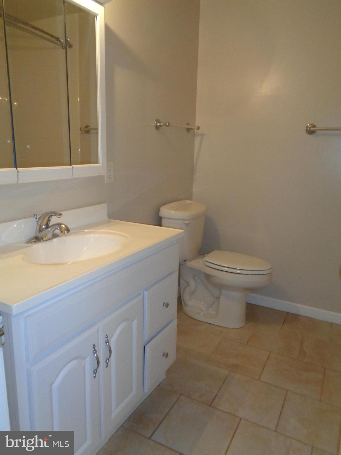 1616 Dogwood Hill Road Towson, MD 21286 - Photo 43 of 55 Main Hall Bath, upper level