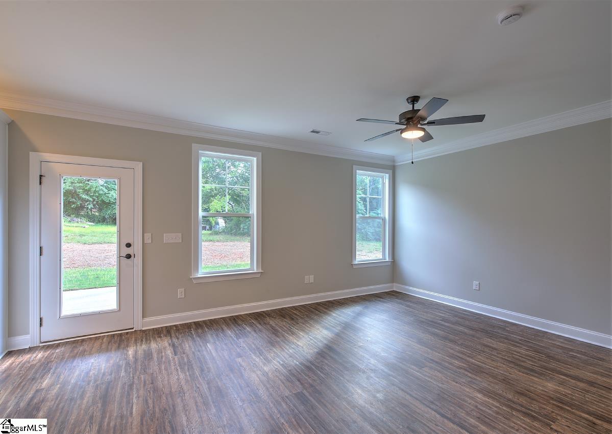 341 Thompson Street Pendleton, SC 29670 - Photo 9 of 36