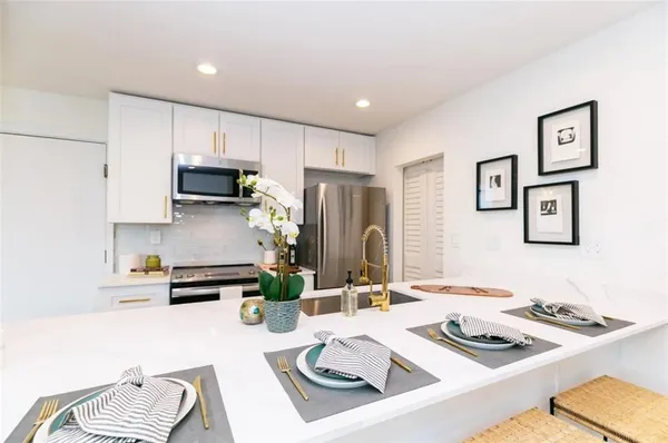 $2,127 | 1960 Spectrum Circle, Unit 1815, Marietta, GA 30067