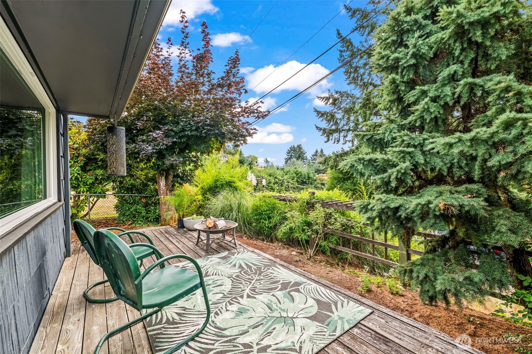 4403 Paradise Avenue West University Place, WA 98466 - Photo 30 of 35 a view of a chairs and table in patio
