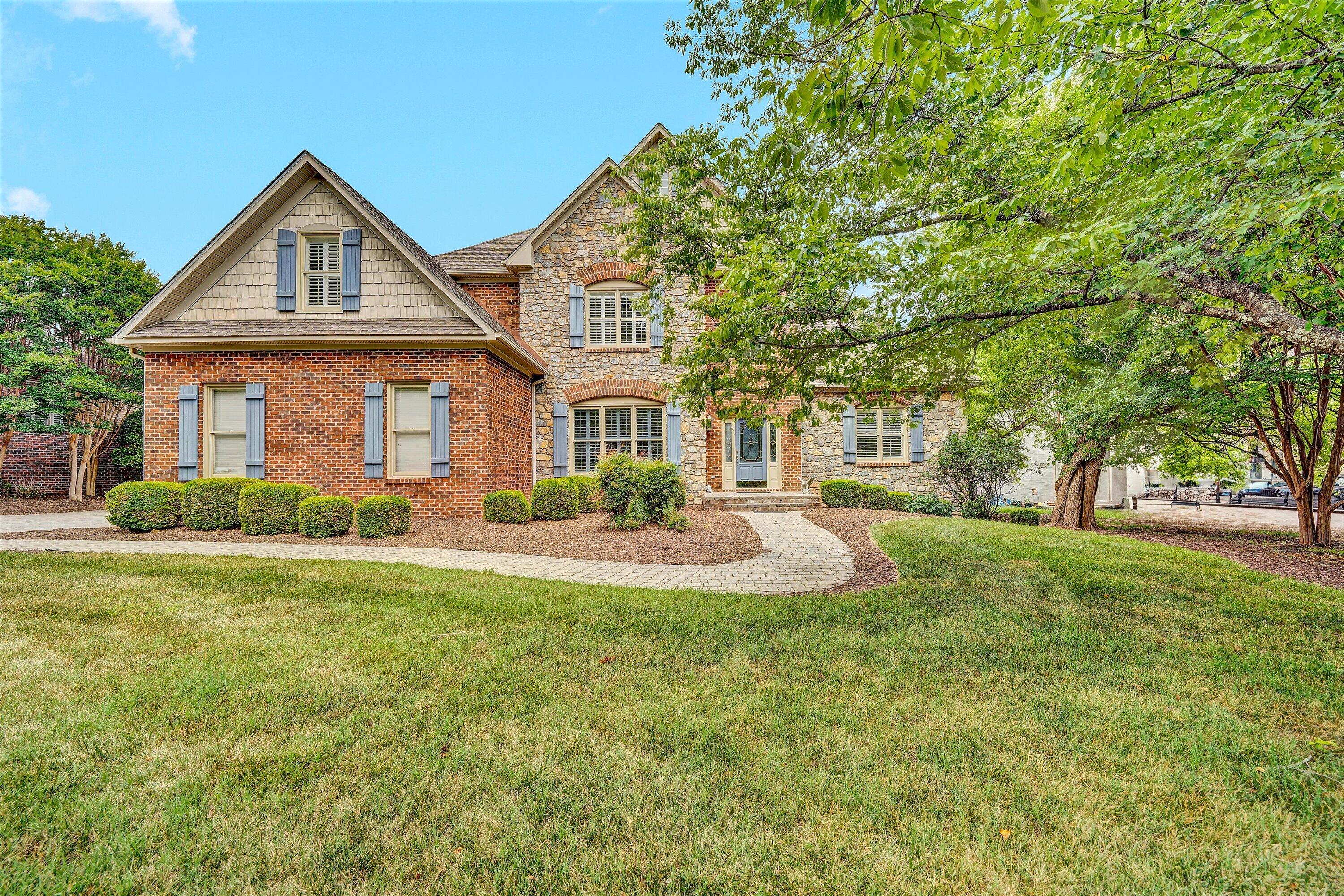 3129 Hidden Oak Road Southwest Roanoke, VA 24018 - Photo 2 of 50 Front of House